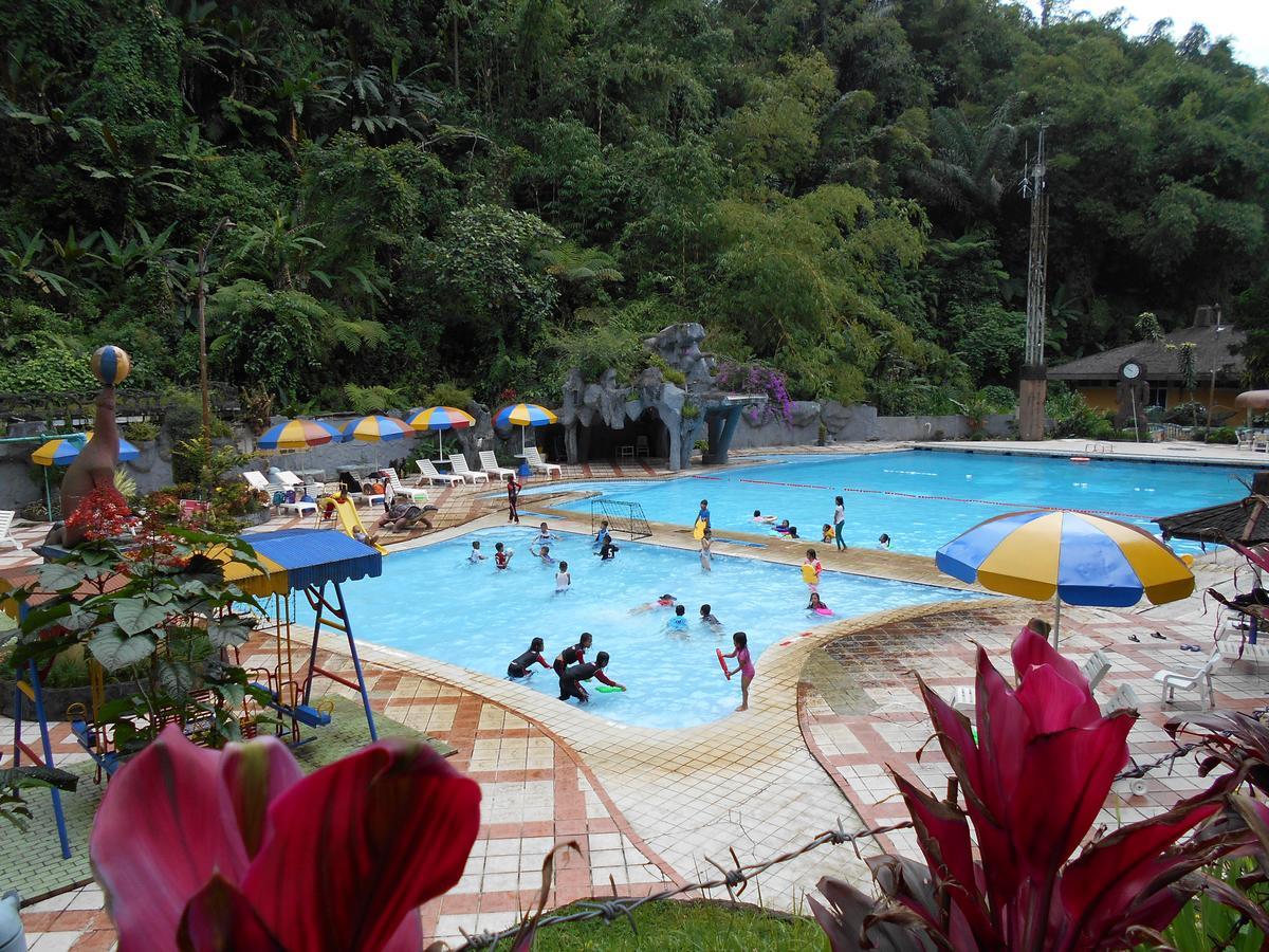 Zuri Resort Cipanas Puncak Esterno foto