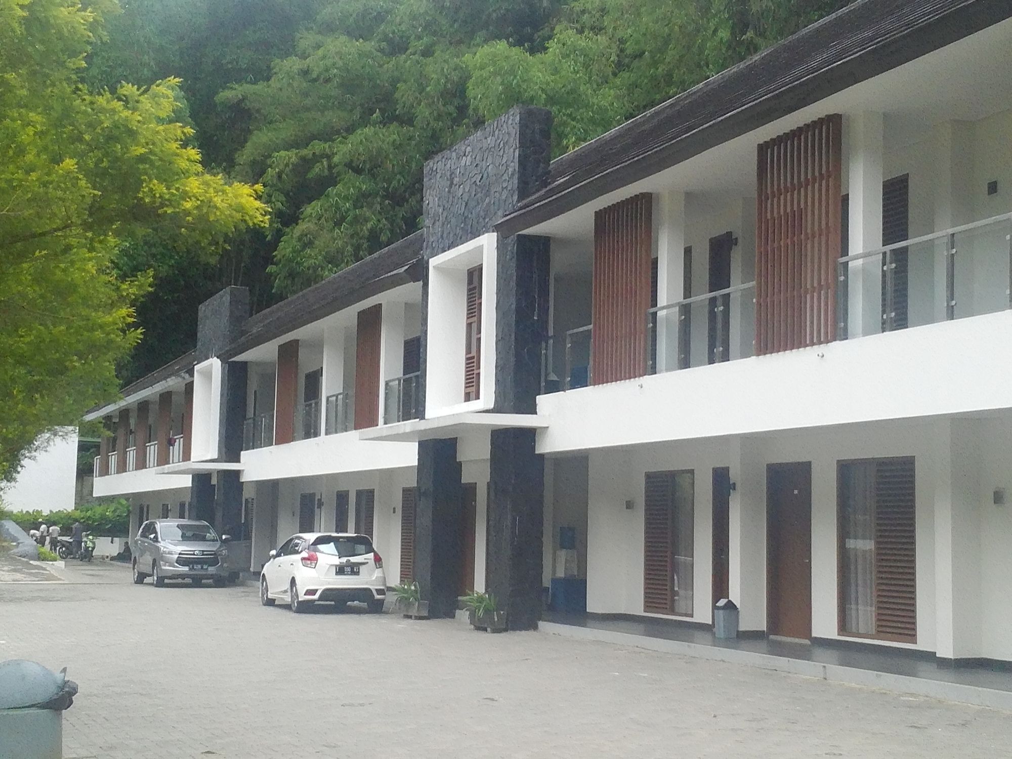 Zuri Resort Cipanas Puncak Esterno foto