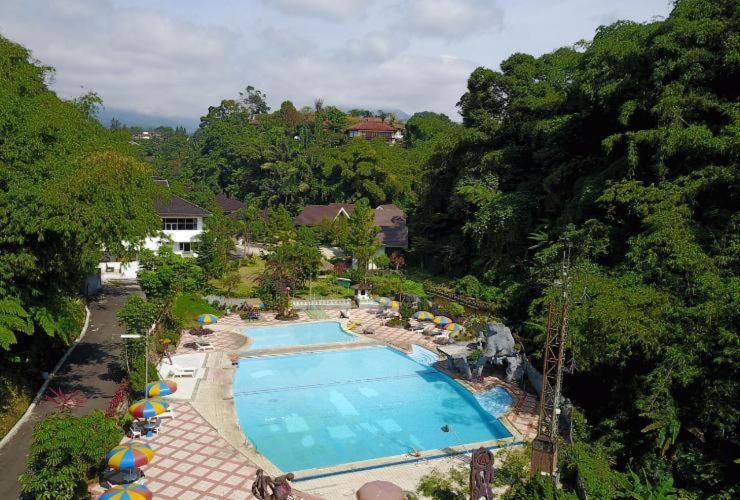 Zuri Resort Cipanas Puncak Esterno foto